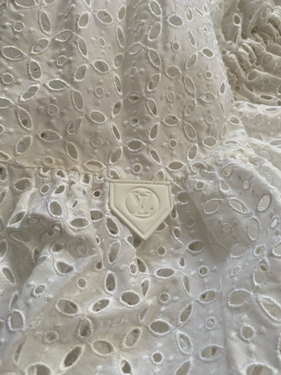 Girls' White Eyelet Puff-Sleeve Dress - Picture 9 of 17